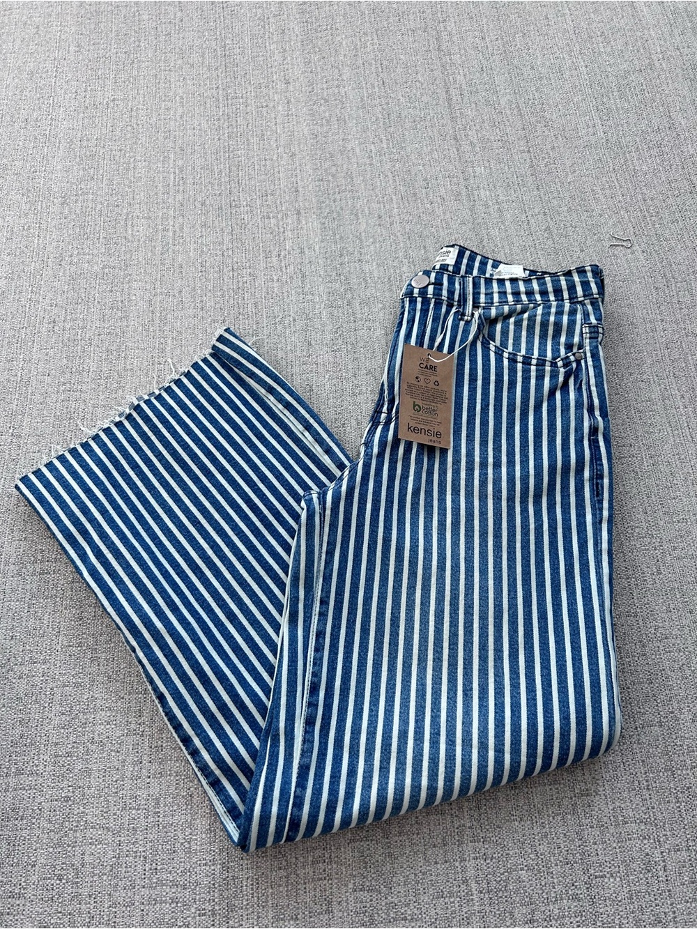 Kensie Jeans Girls Navy White Wide Leg Vertical Stripe Jeans. NWT Size 6/28